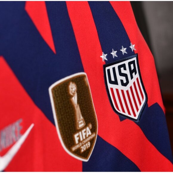 NEW! NIKE RAPINOE 15 FIFA WOMEN JERSEY SOCCER | LARGE | CZ4317-422 | MSRP: $135 - Picture 16 of 16